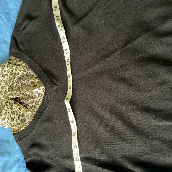 Sweater 😍 - Picture 4 of 10